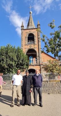 Etiopia: col vecchio parroco